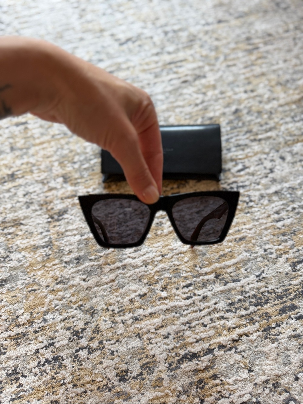 rag & bone Black & Brown cat eye Sunglasses with Black Case - Picture 5 of 7